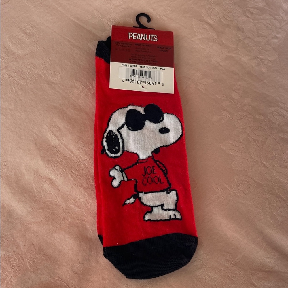 NEW Snoopy Joe Cool Socks
